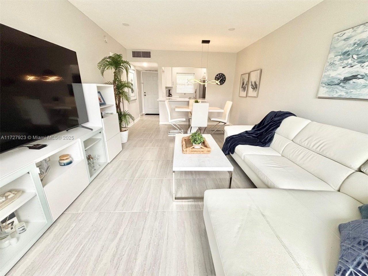 3405 NW 48th Ave, Unit 407, Lauderdale Lakes, FL 33319 Photo