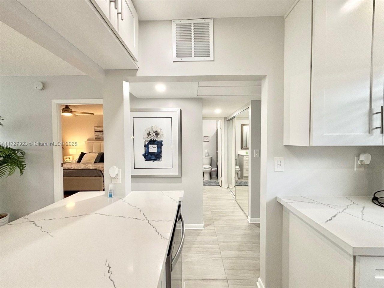 3405 NW 48th Ave, Unit 407, Lauderdale Lakes, FL 33319 Photo