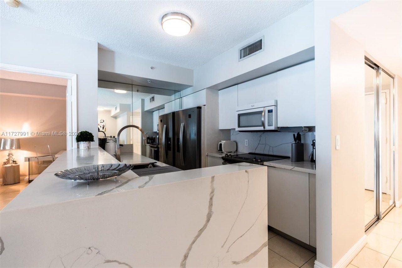 17555 E Atlantic Blvd, Unit 603, Sunny Isles Beach, FL 33160 Photo