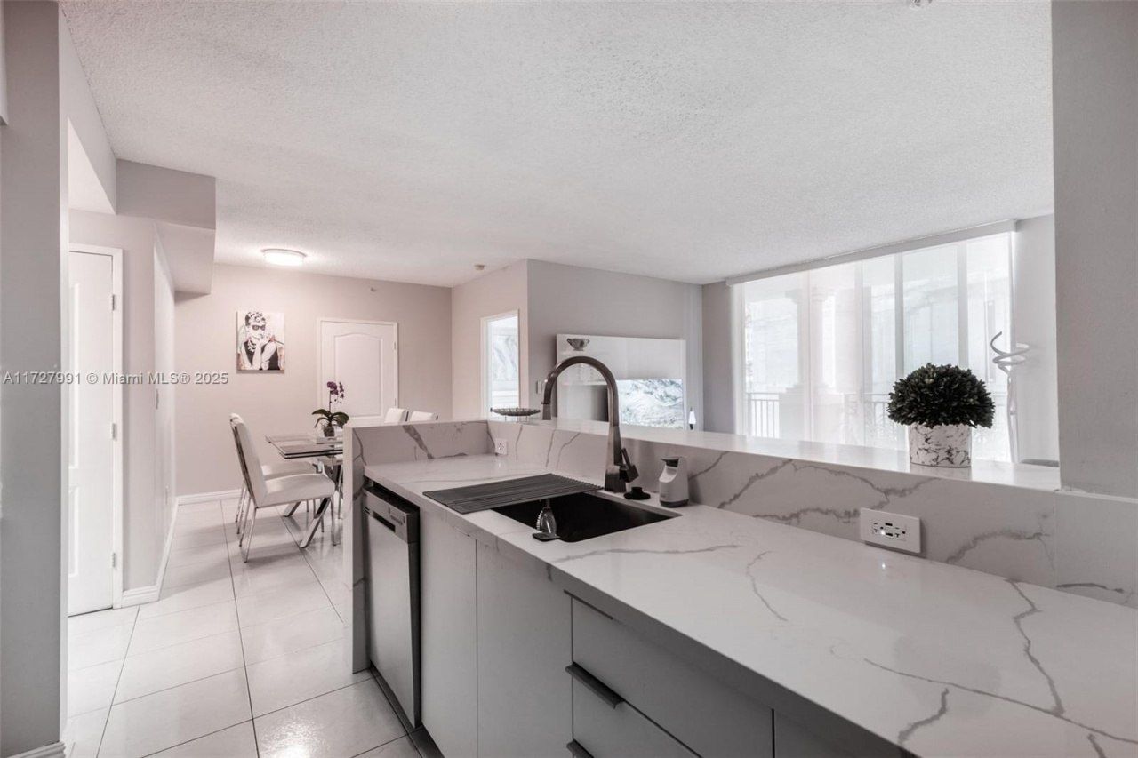 17555 E Atlantic Blvd, Unit 603, Sunny Isles Beach, FL 33160 Photo