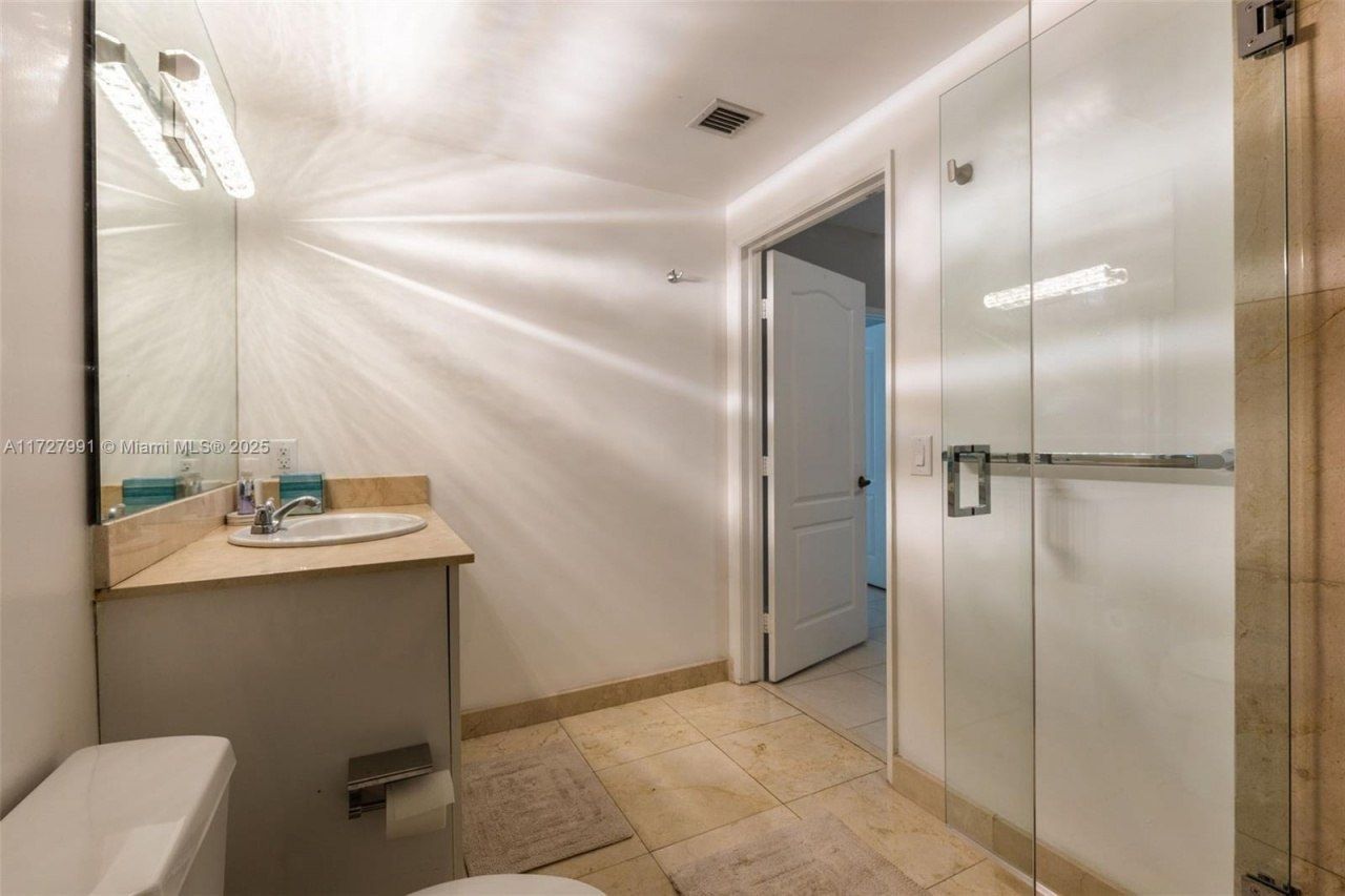 17555 E Atlantic Blvd, Unit 603, Sunny Isles Beach, FL 33160 Photo