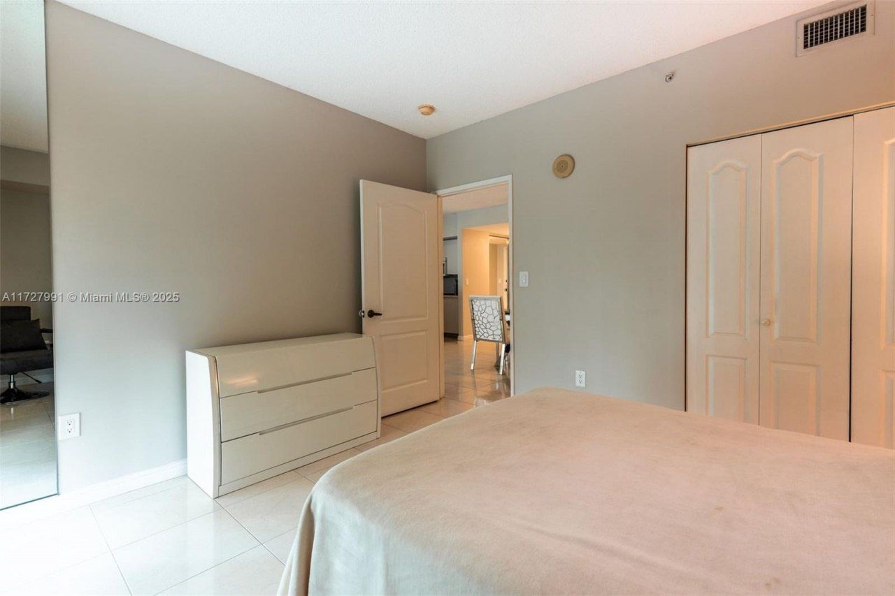 17555 E Atlantic Blvd, Unit 603, Sunny Isles Beach, FL 33160 Photo