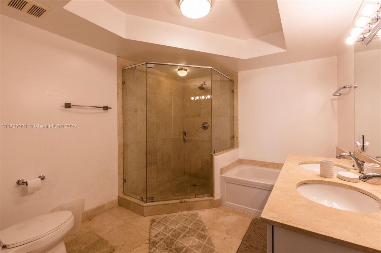 17555 E Atlantic Blvd, Unit 603, Sunny Isles Beach, FL 33160 Photo