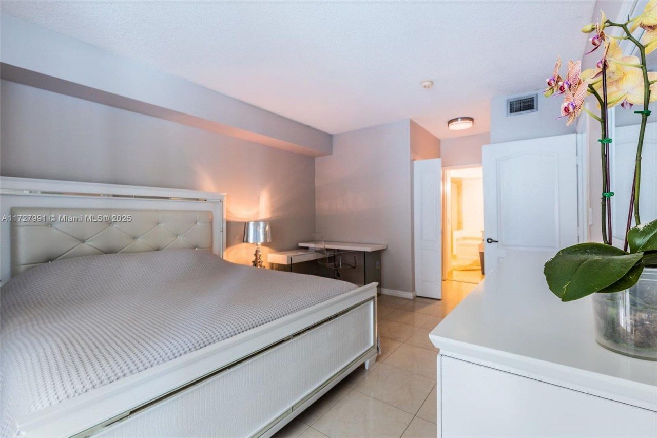 17555 E Atlantic Blvd, Unit 603, Sunny Isles Beach, FL 33160 Photo