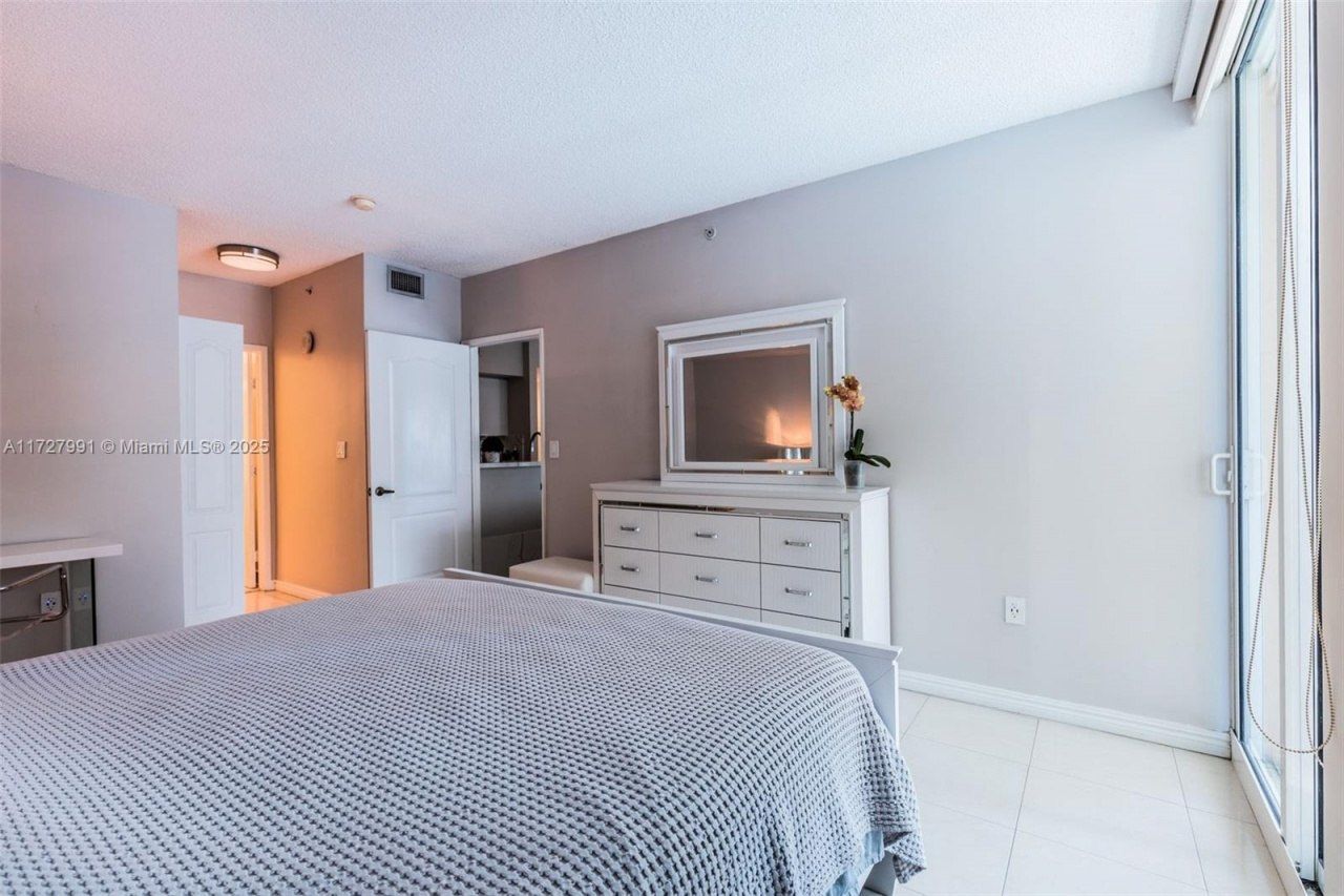 17555 E Atlantic Blvd, Unit 603, Sunny Isles Beach, FL 33160 Photo