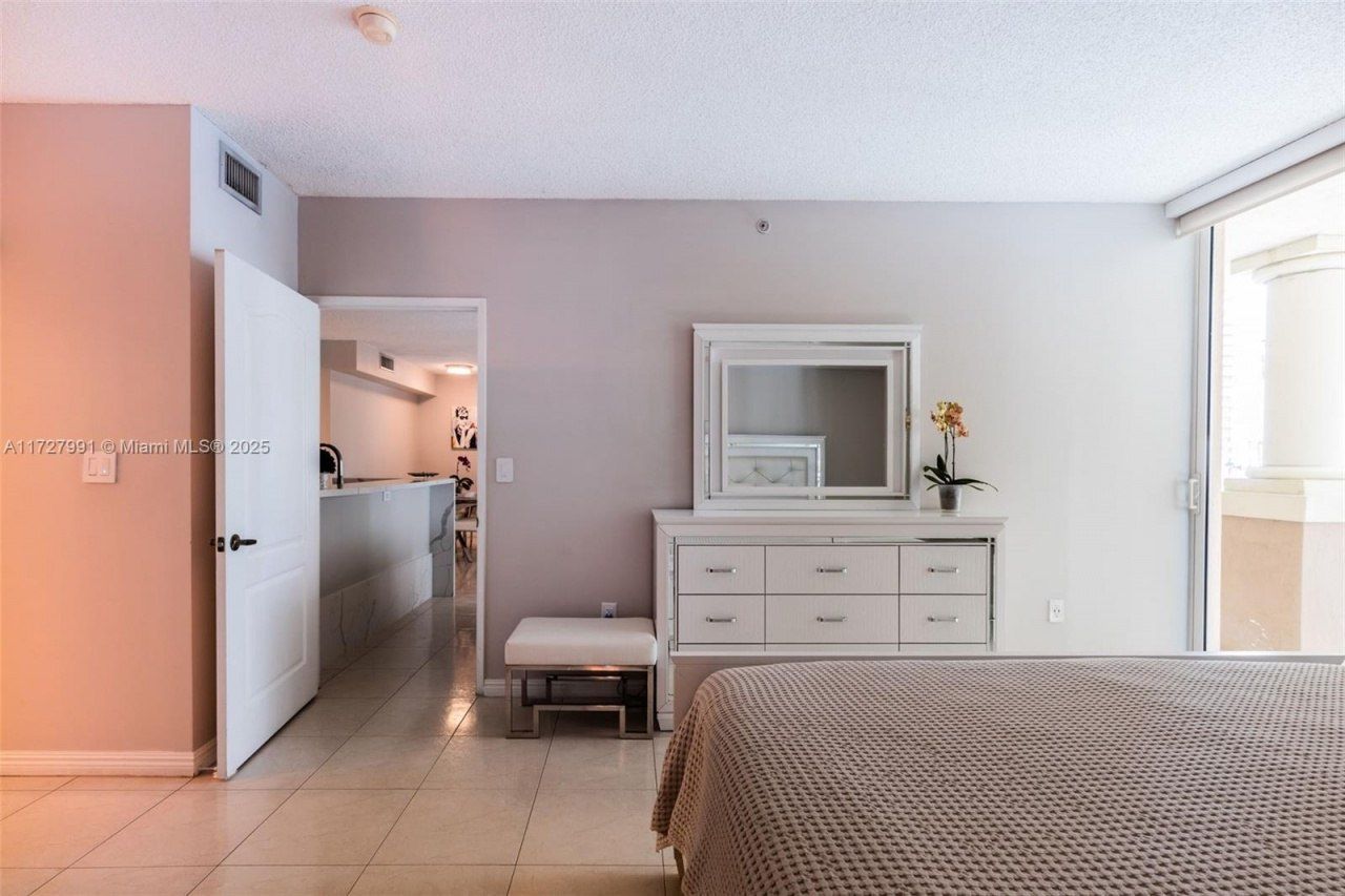 17555 E Atlantic Blvd, Unit 603, Sunny Isles Beach, FL 33160 Photo