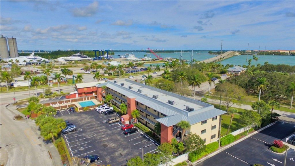 701 N Indian River Drive, Unit 107, Fort Pierce, FL 34950 Photo