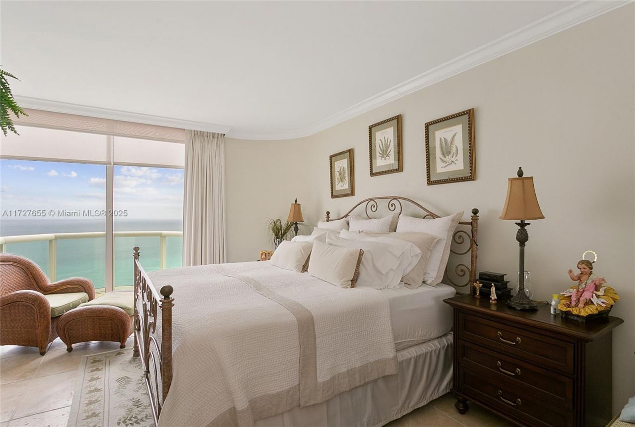 6365 Collins Ave, Unit 3401, Miami Beach, FL 33141 Photo
