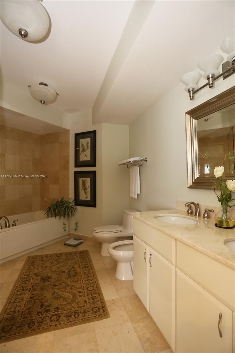 6365 Collins Ave, Unit 3401, Miami Beach, FL 33141 Photo