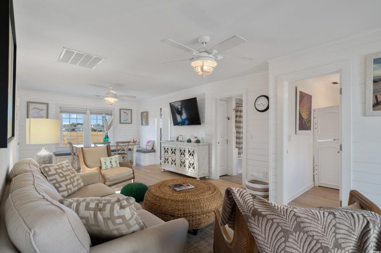 147 Anglers Dr. Photo 4