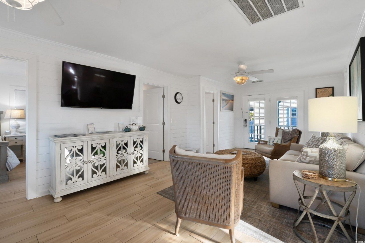 147 Anglers Dr. Photo 5