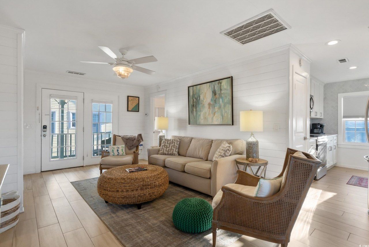 147 Anglers Dr. Photo 6