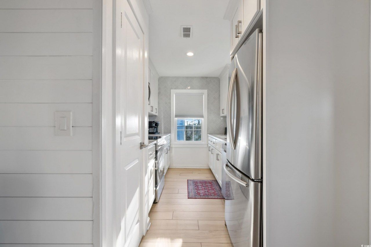 147 Anglers Dr. Photo 9