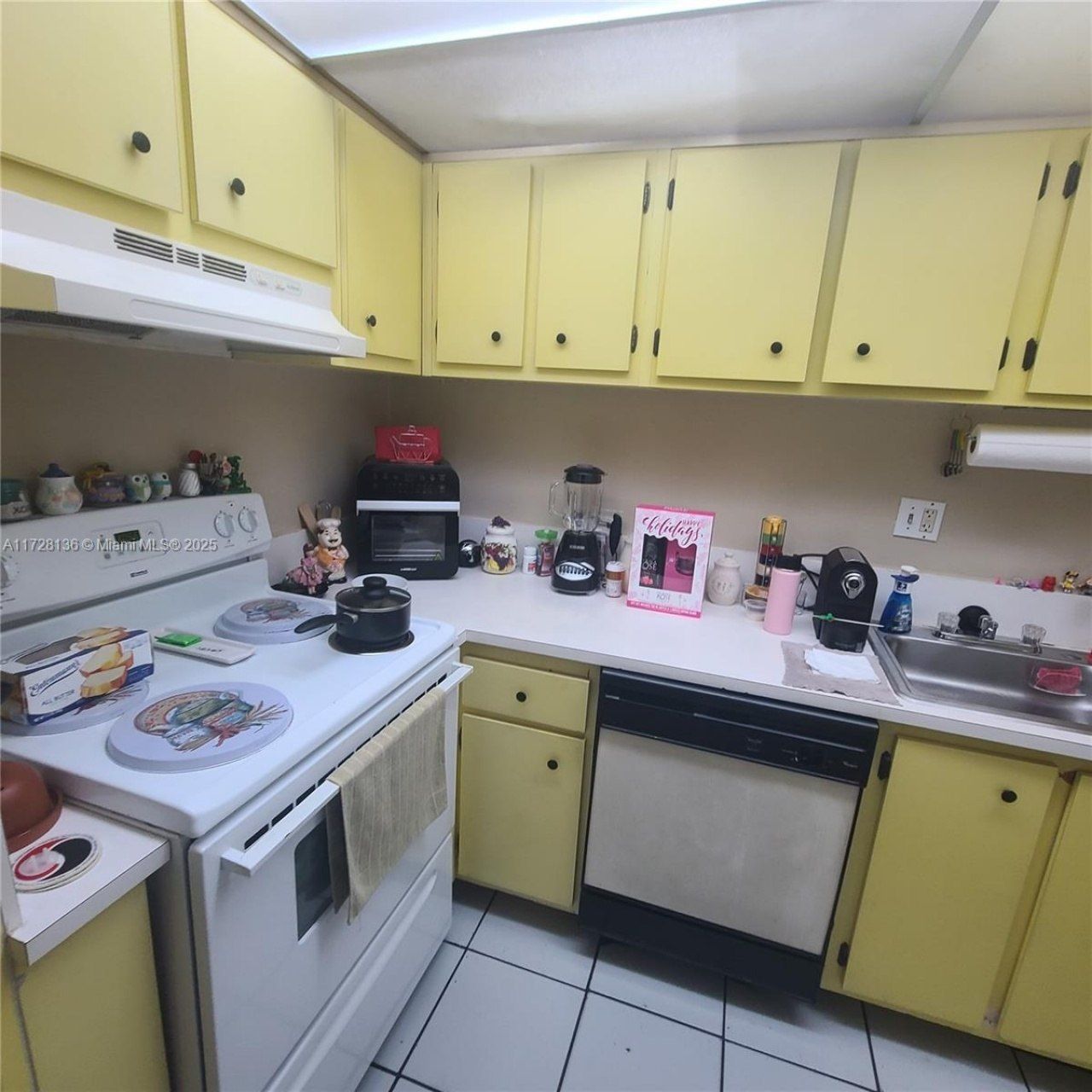 4803 NW 7th St, Unit 103-14, Miami, FL 33126 Photo