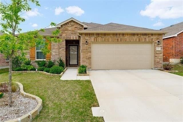 317 Mariscal Place, Fort Worth, TX 76131 Main Photo