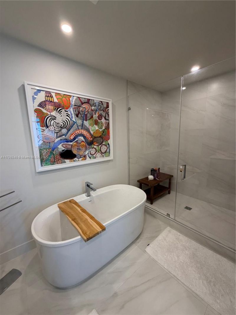 17550 Collins Ave, Unit 601, Sunny Isles Beach, FL 33160 Photo