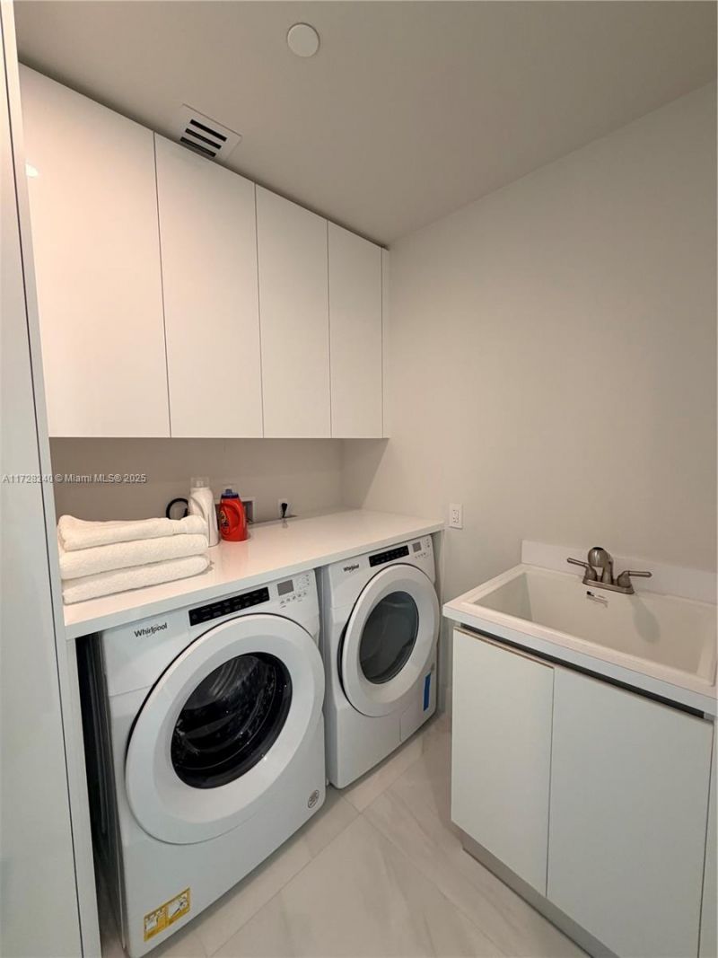 17550 Collins Ave, Unit 601, Sunny Isles Beach, FL 33160 Photo