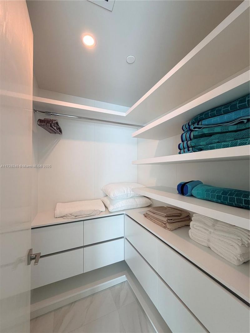 17550 Collins Ave, Unit 601, Sunny Isles Beach, FL 33160 Photo