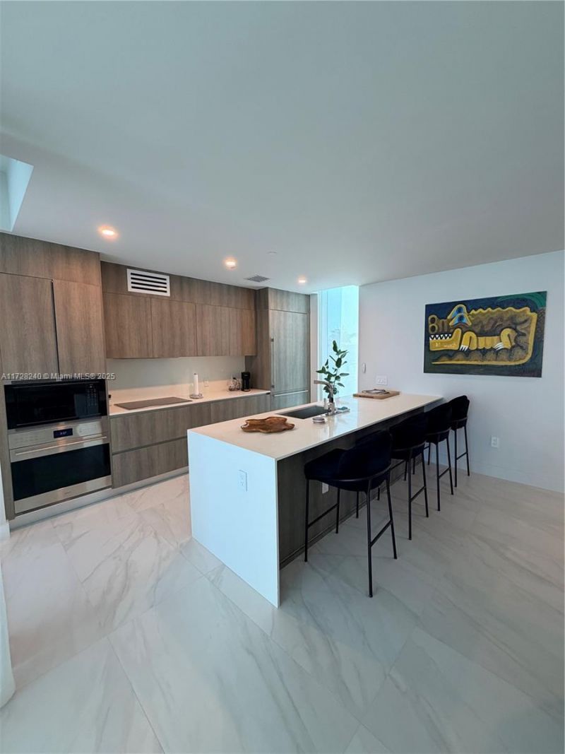 17550 Collins Ave, Unit 601, Sunny Isles Beach, FL 33160 Photo