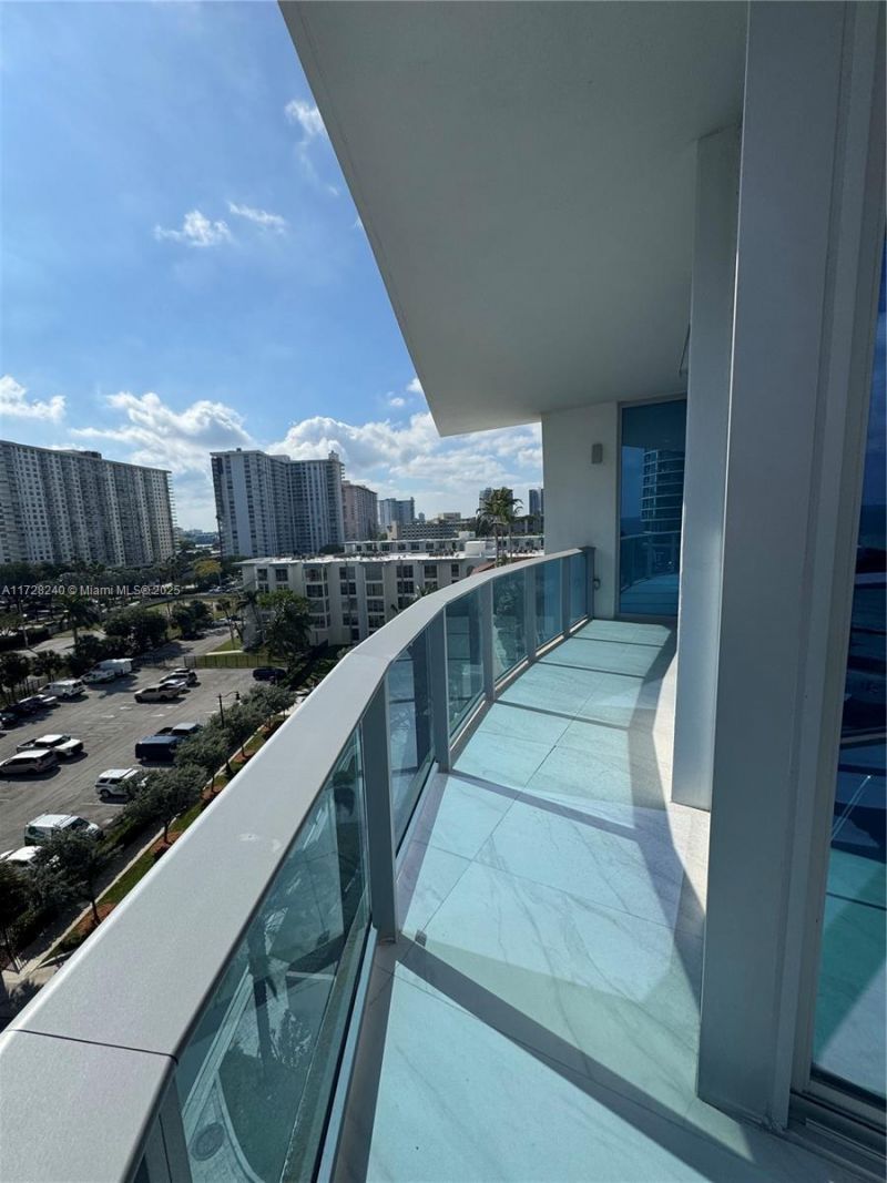 17550 Collins Ave, Unit 601, Sunny Isles Beach, FL 33160 Photo