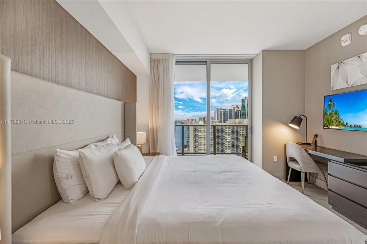 4010 S Ocean Dr, Unit R1601, Hollywood, FL 33019 Photo