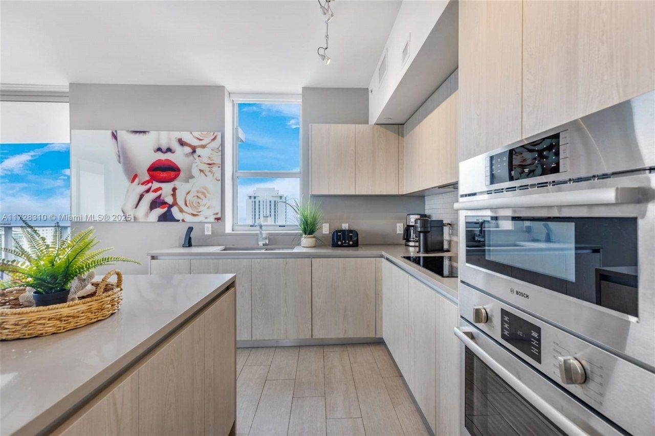 4010 S Ocean Dr, Unit R1601, Hollywood, FL 33019 Photo