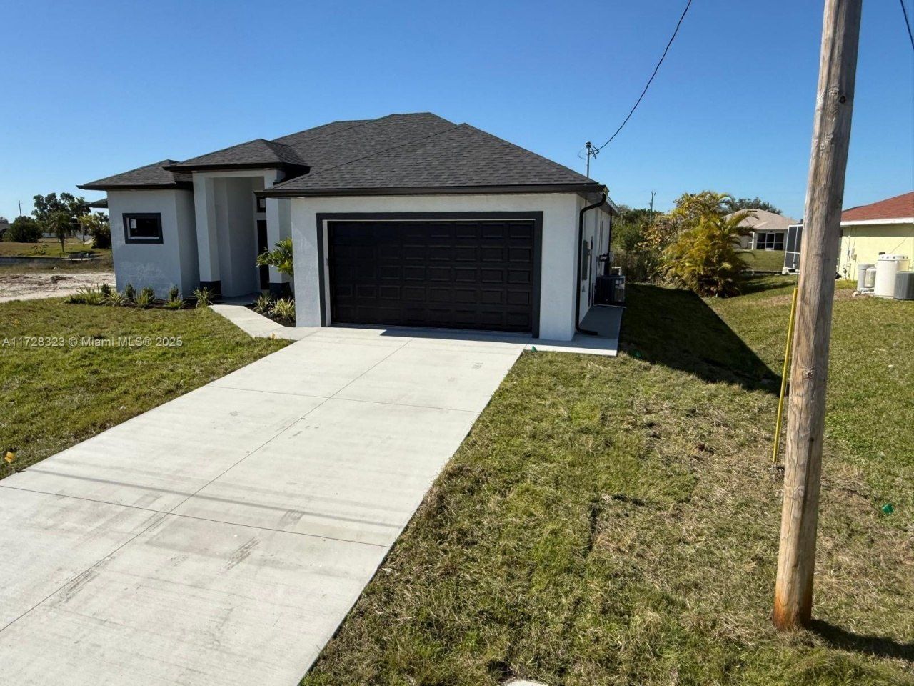 1320 NE 14th Ave, Cape Coral, FL 33909 Photo