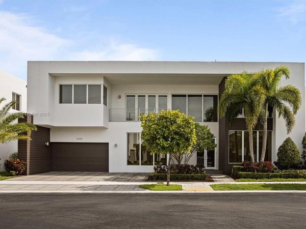 10296 NW 74th Ter, Doral, FL 33178
