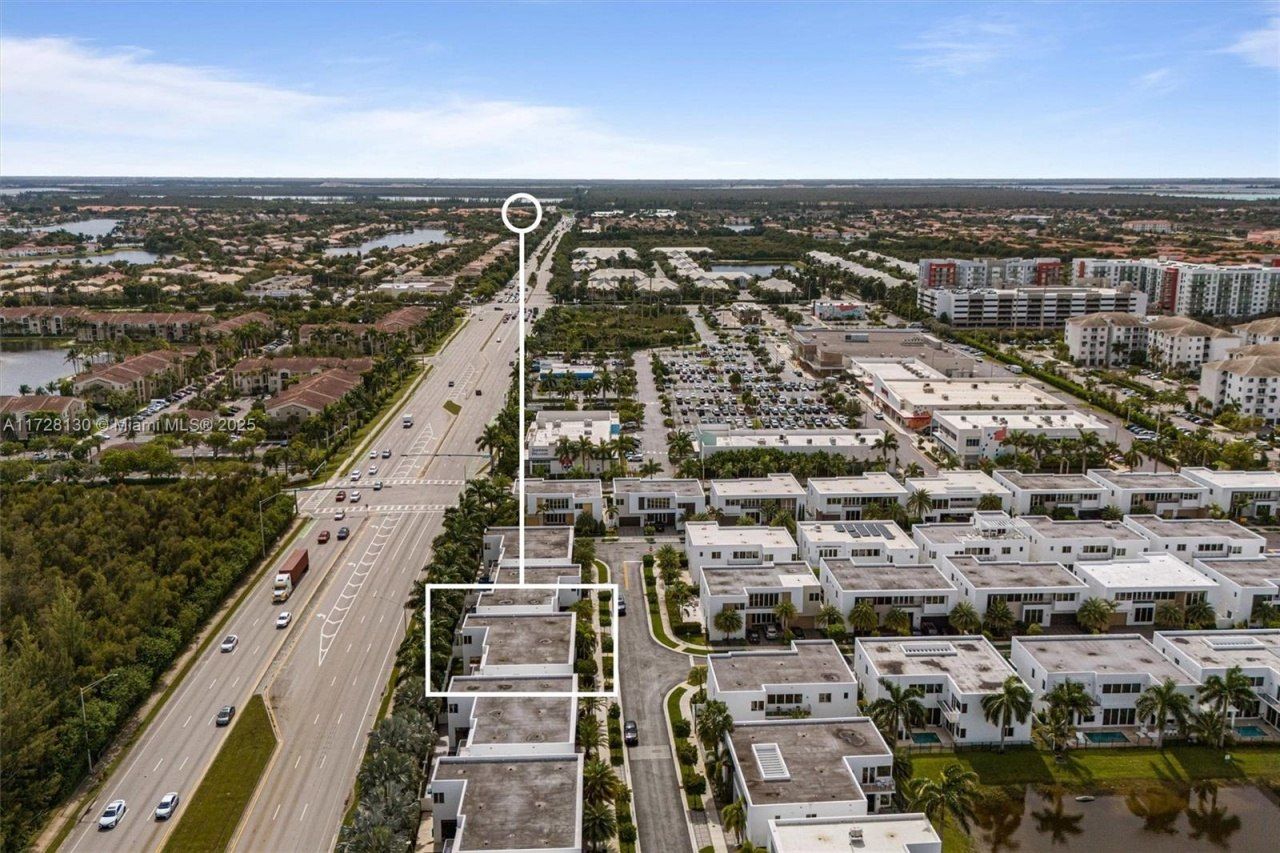 10296 NW 74th Ter, Doral, FL 33178 Photo