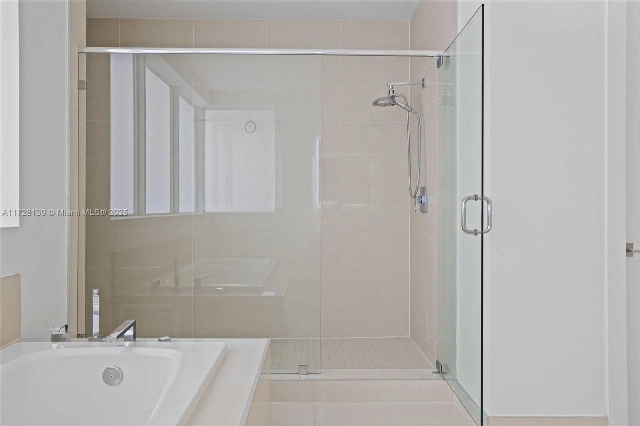 10296 NW 74th Ter, Doral, FL 33178 Photo