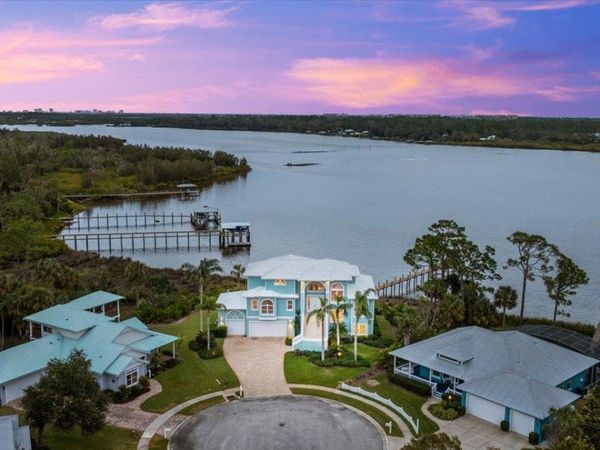 2806 Bay Vista Court, New Smyrna Beach, FL 32168