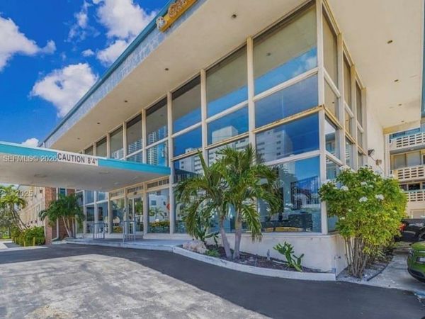 6484 Indian Creek Dr, Unit 310, Miami Beach, FL 33141