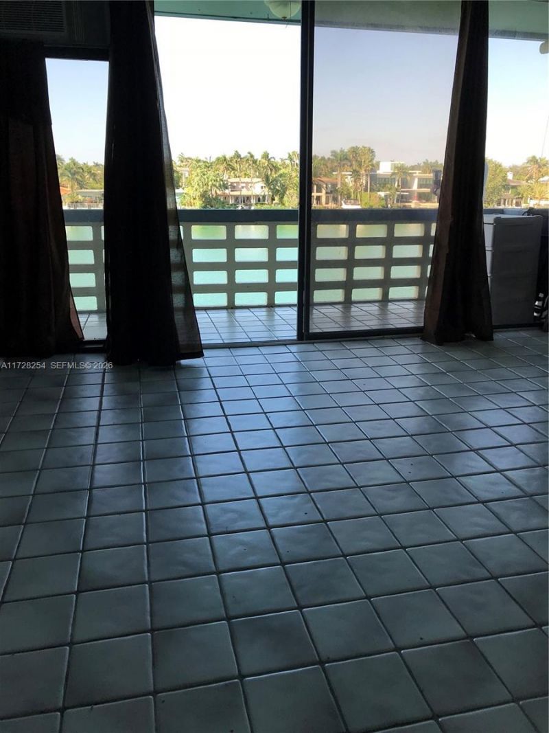 6484 Indian Creek Dr, Unit 310, Miami Beach, FL 33141 Photo