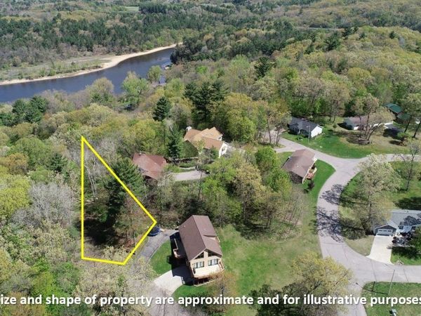 56 Redhawk Trail, Baraboo, WI 53913