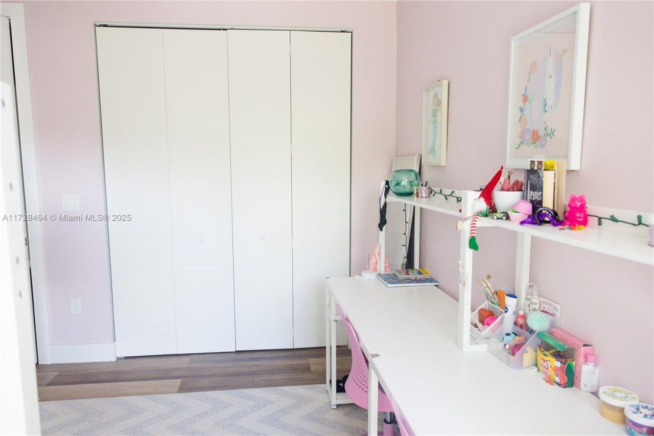 6790 SW 72 Street, South Miami, FL 33143 Photo