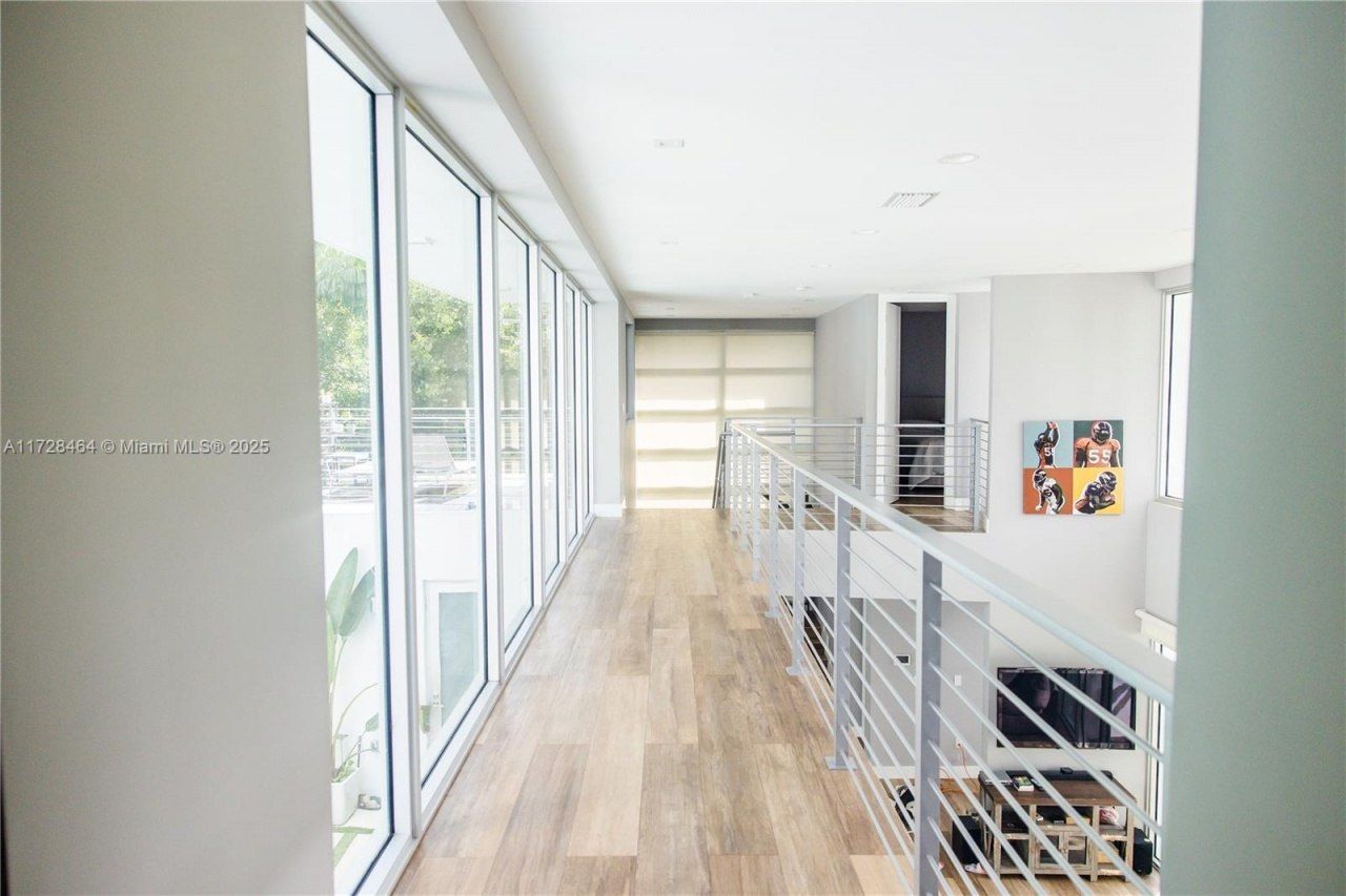 6790 SW 72 Street, South Miami, FL 33143 Photo