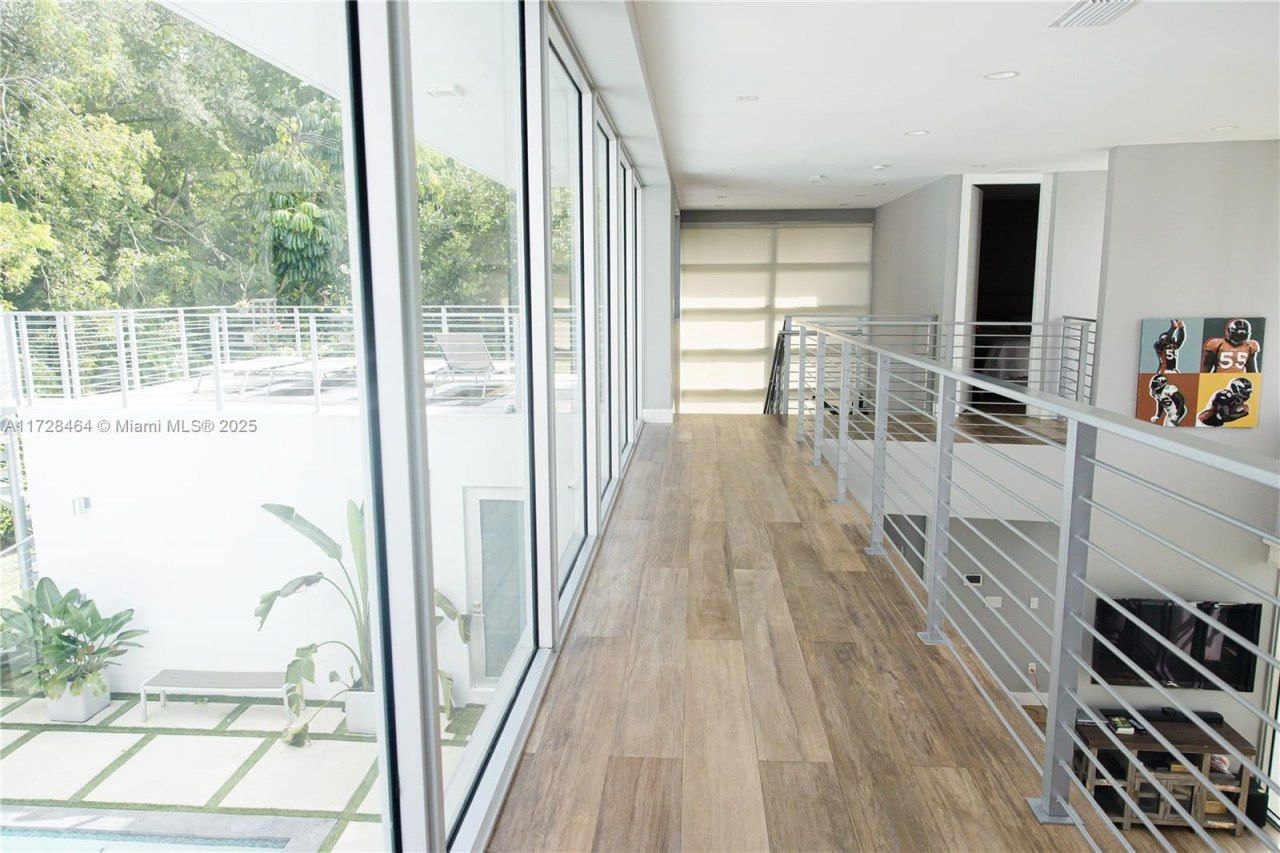 6790 SW 72 Street, South Miami, FL 33143 Photo