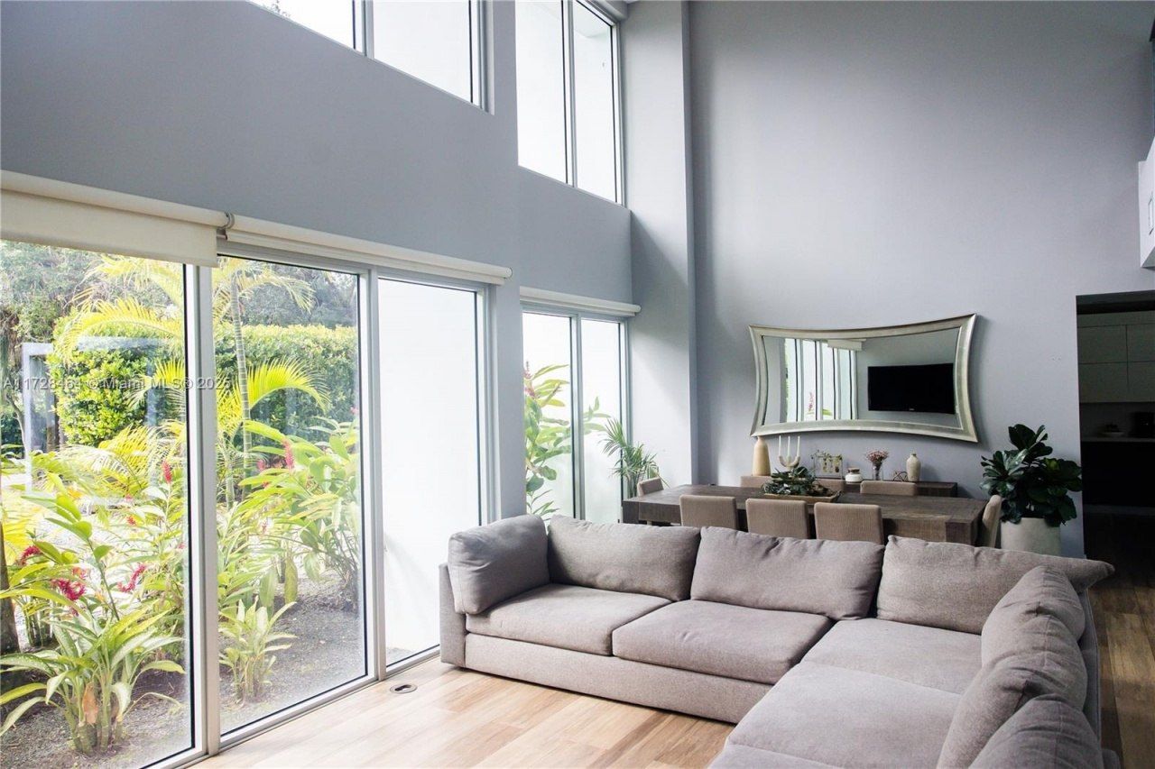 6790 SW 72 Street, South Miami, FL 33143 Photo