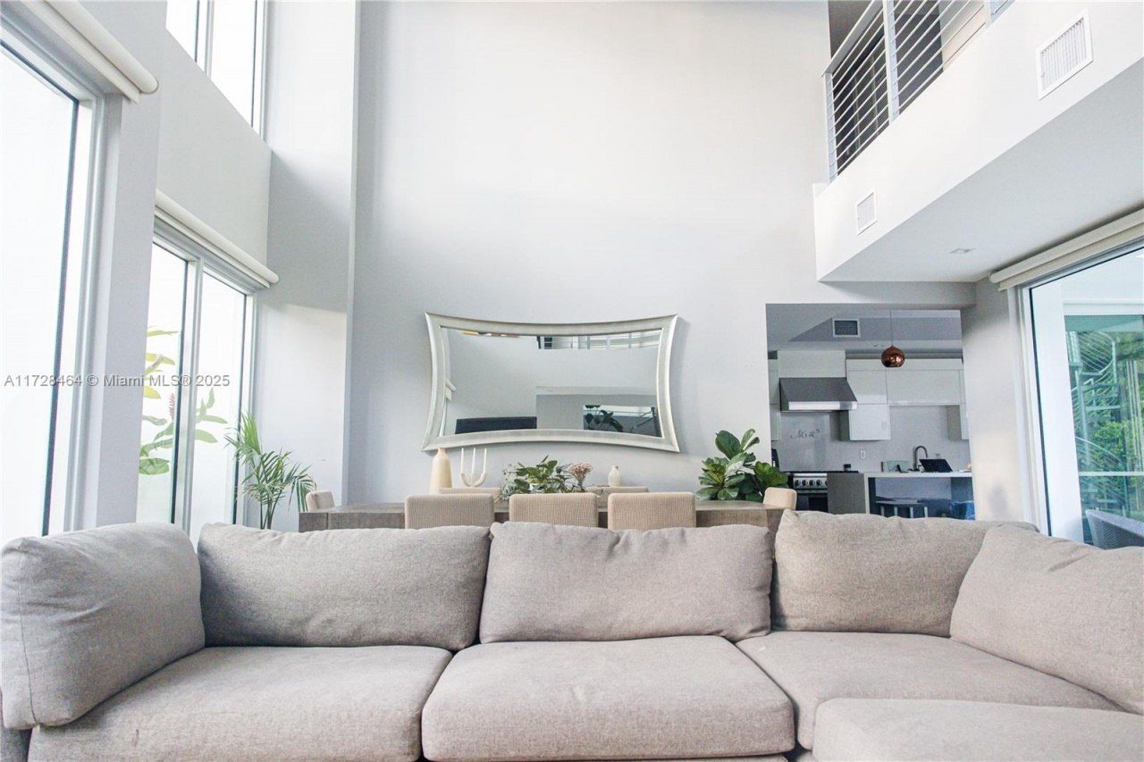 6790 SW 72 Street, South Miami, FL 33143 Photo