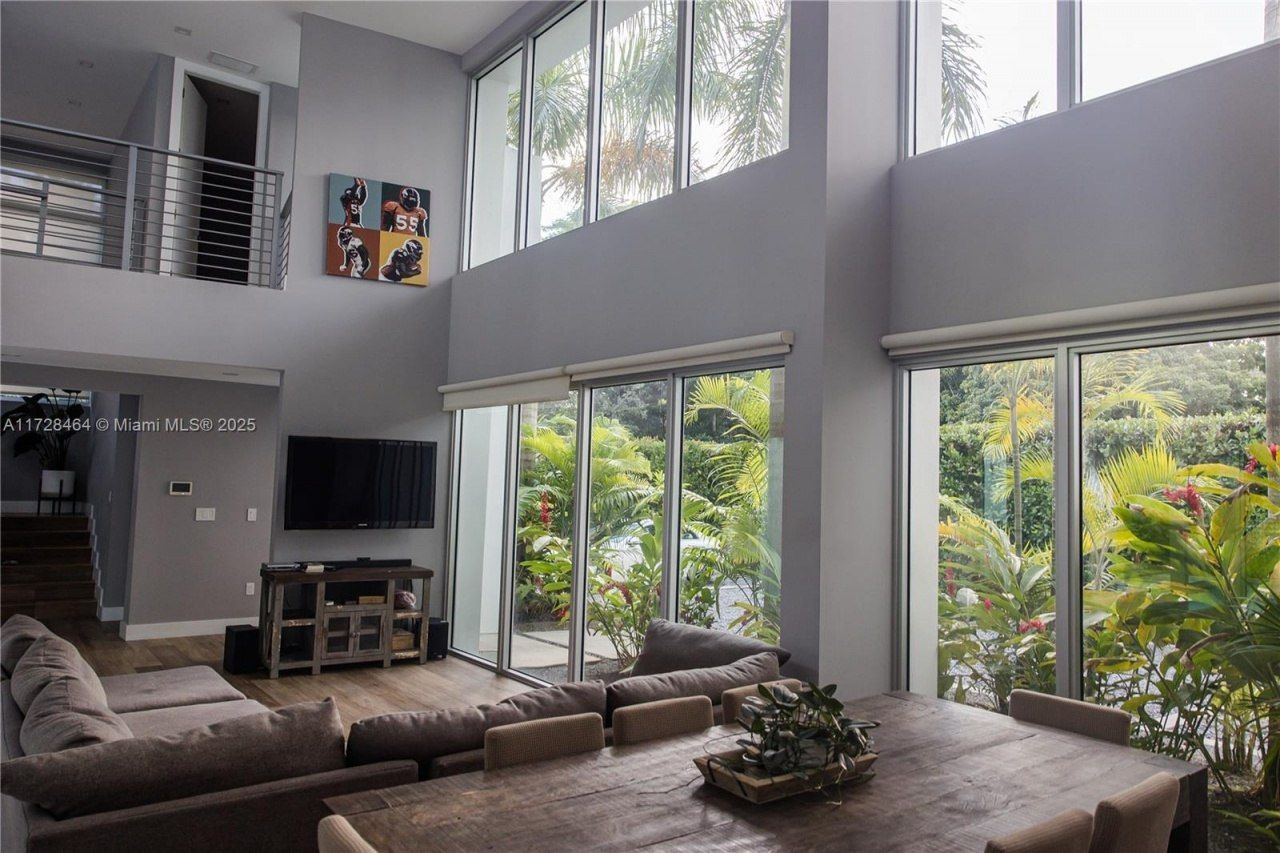 6790 SW 72 Street, South Miami, FL 33143 Photo