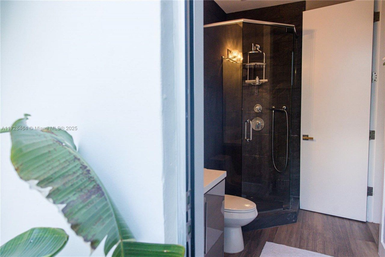 6790 SW 72 Street, South Miami, FL 33143 Photo