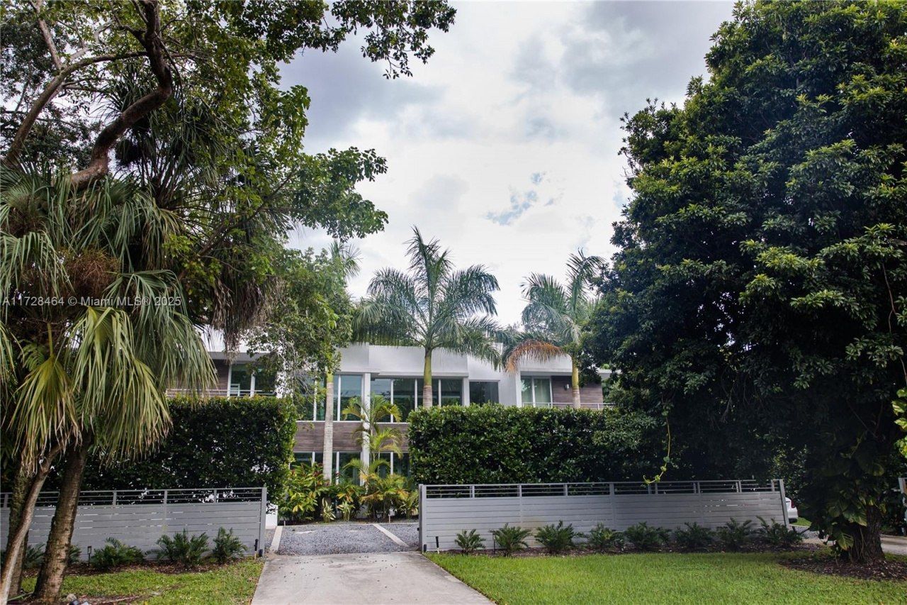 6790 SW 72 Street, South Miami, FL 33143 Photo