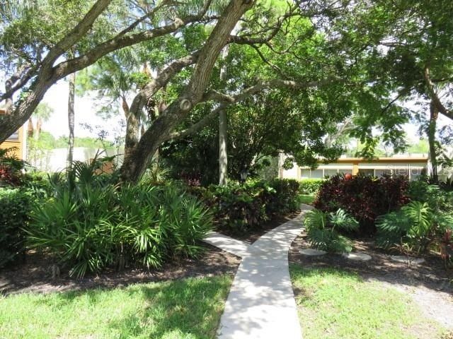 142 Pineneedle Drive, Unit 142U, Bradenton, FL 34210 Photo