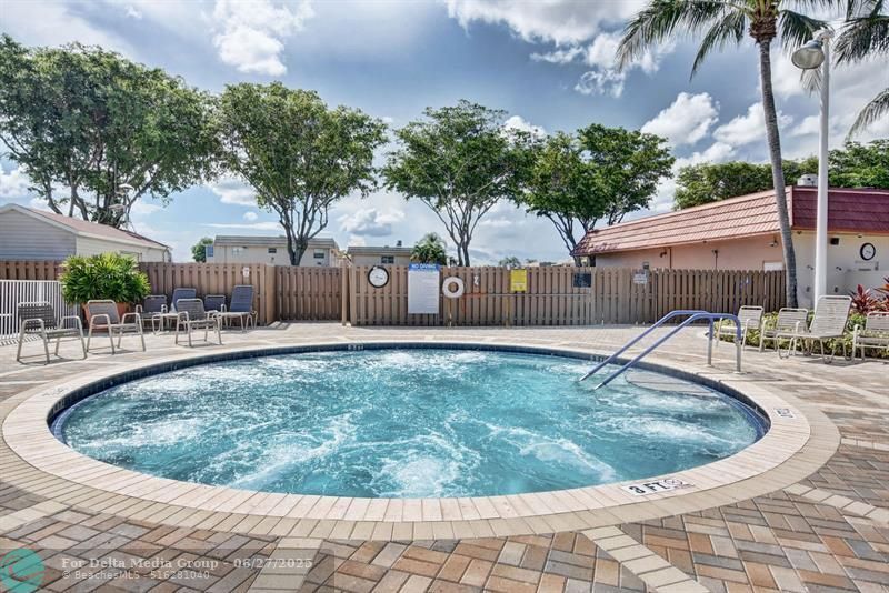 204 Burgundy E, Unit 204, Delray Beach, FL 33484 Photo
