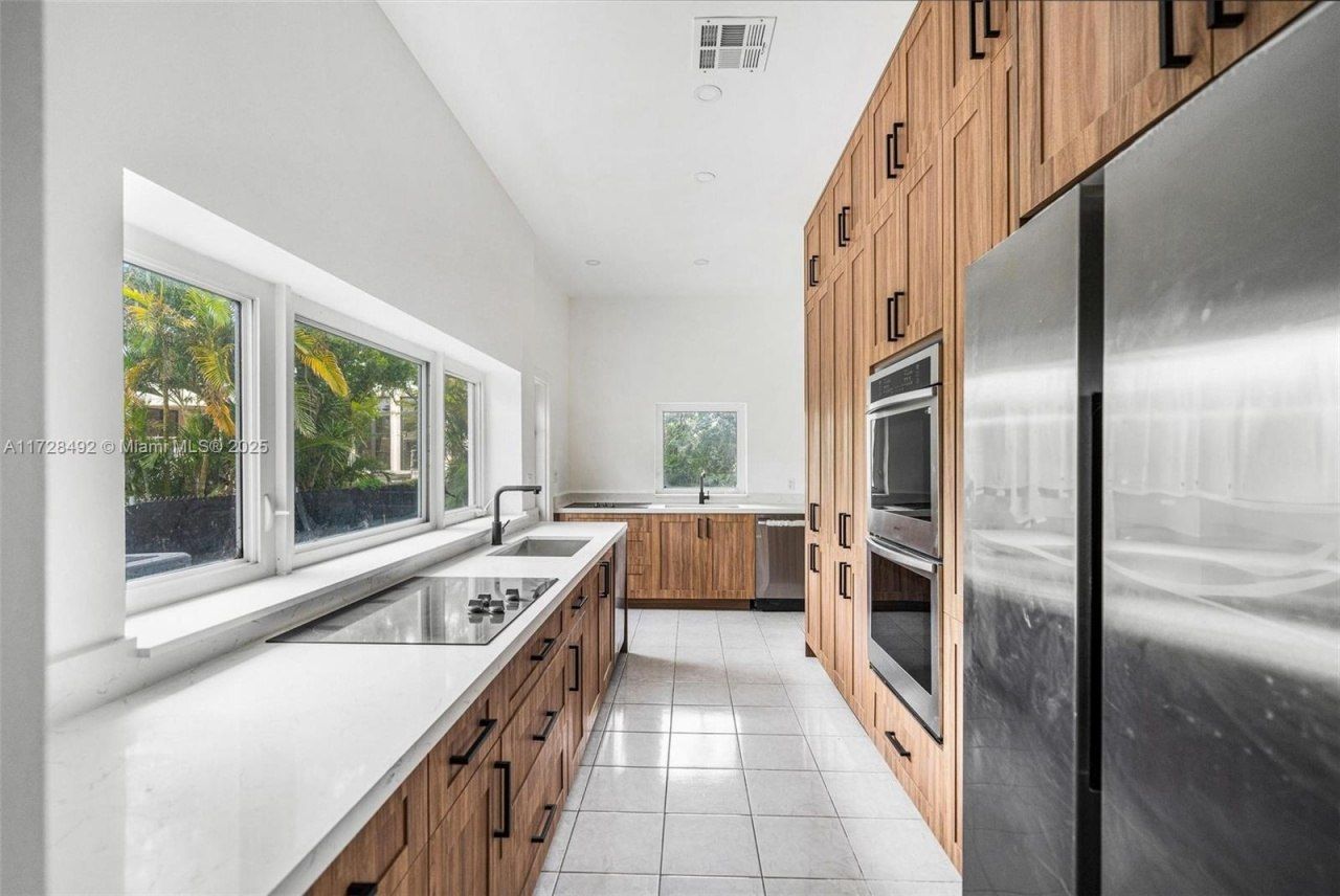 253 Bal Cross Dr, Bal Harbour, FL 33154 Photo