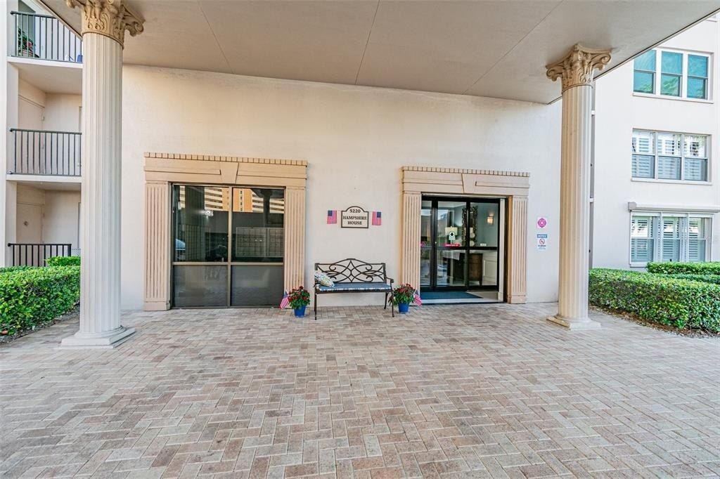 5200 Brittany Drive S, Unit 1110, Saint Petersburg, FL 33715 Photo