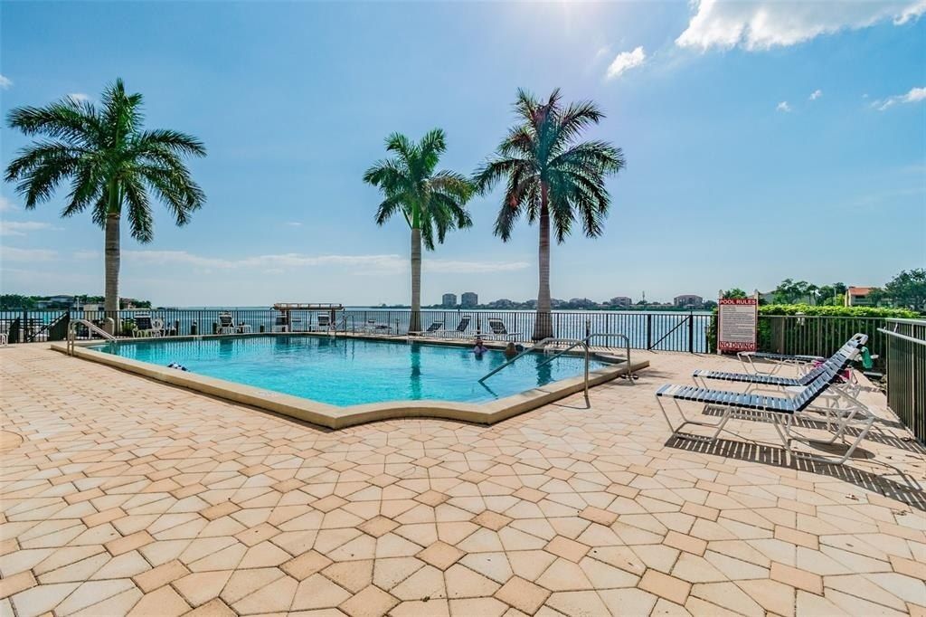 5200 Brittany Drive S, Unit 1110, Saint Petersburg, FL 33715 Photo