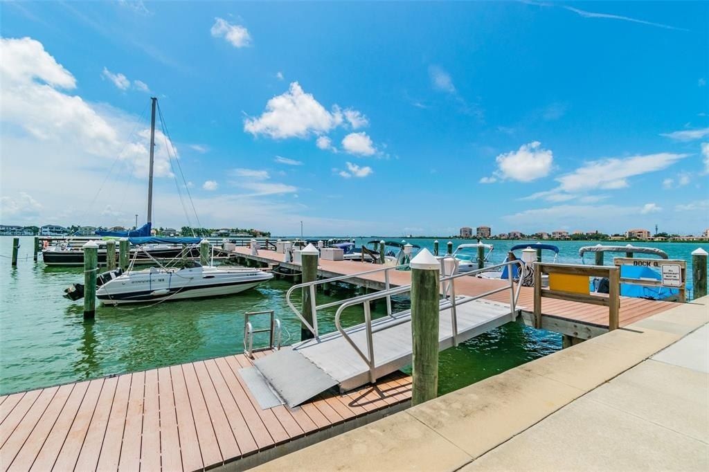 5200 Brittany Drive S, Unit 1110, Saint Petersburg, FL 33715 Photo