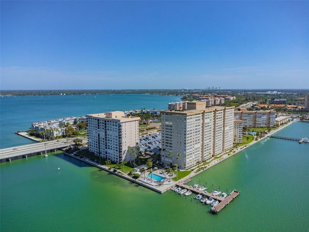 5200 Brittany Drive S, Unit 1110, Saint Petersburg, FL 33715 Photo