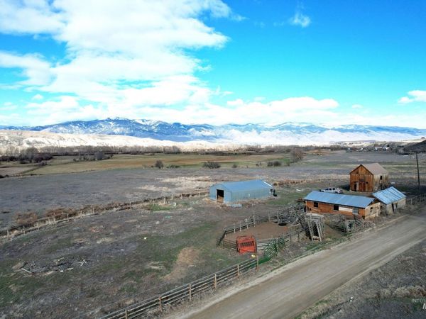 536 Lemhi Road, Salmon, ID 83467